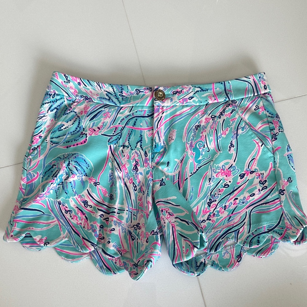 Lilly Pulitzer Shorts in Blue and Pink with scalloped edges